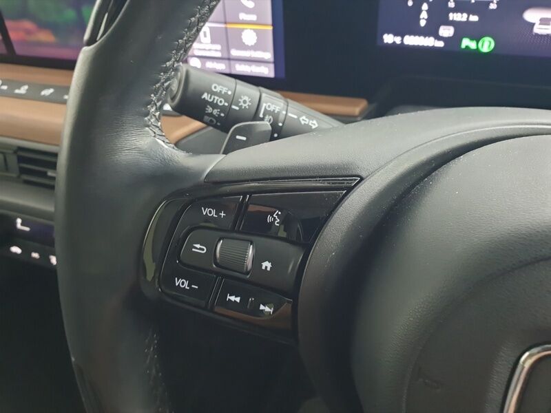 More views of Honda e