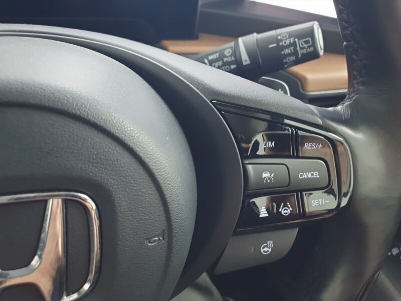 More views of Honda e