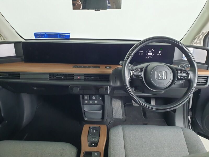 More views of Honda e