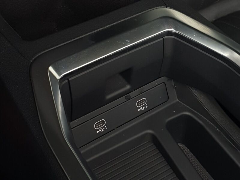 More views of Audi E-Tron