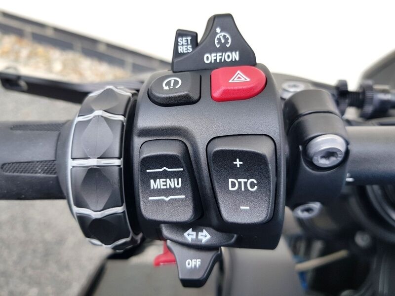 More views of BMW M 1000 R