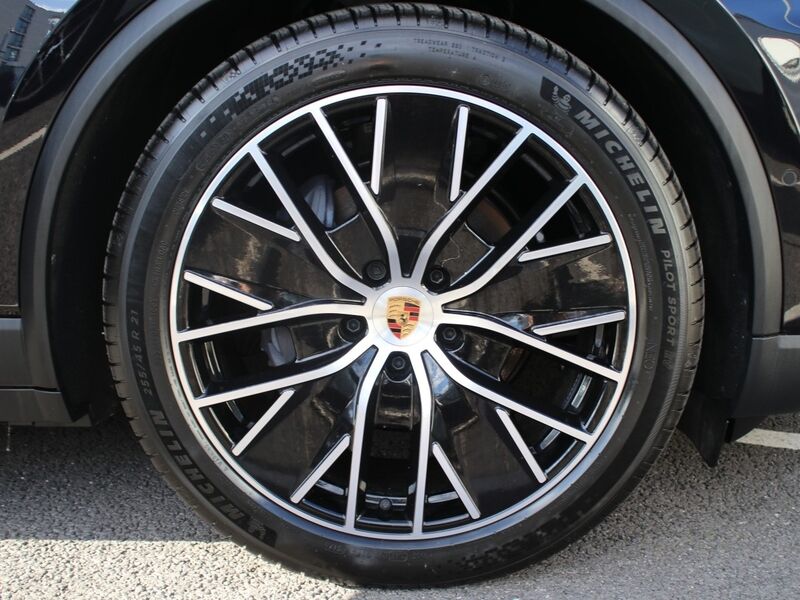 More views of Porsche Macan