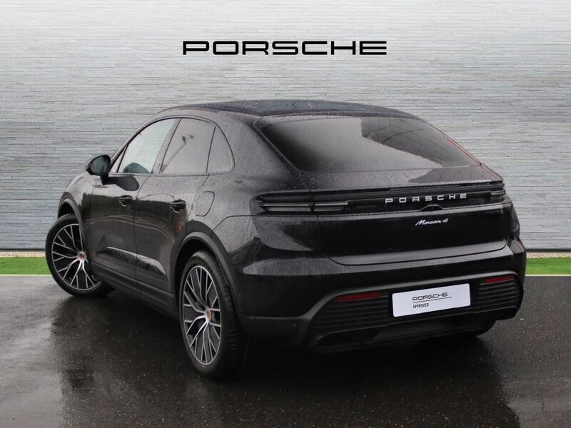 More views of Porsche Macan