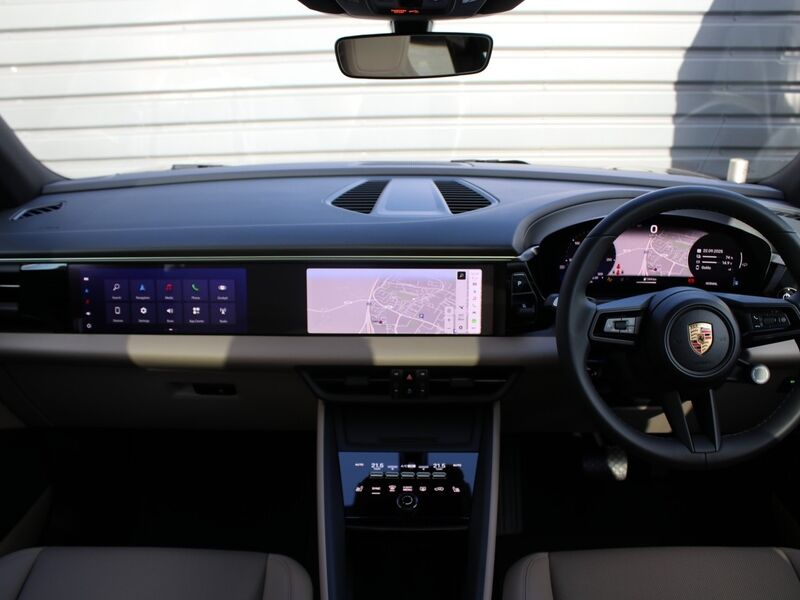 More views of Porsche Macan