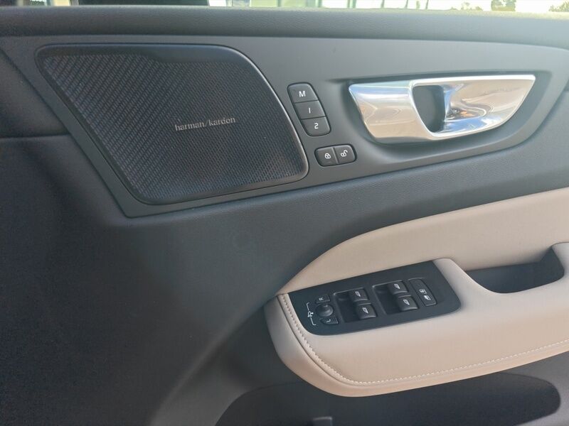 More views of Volvo XC60