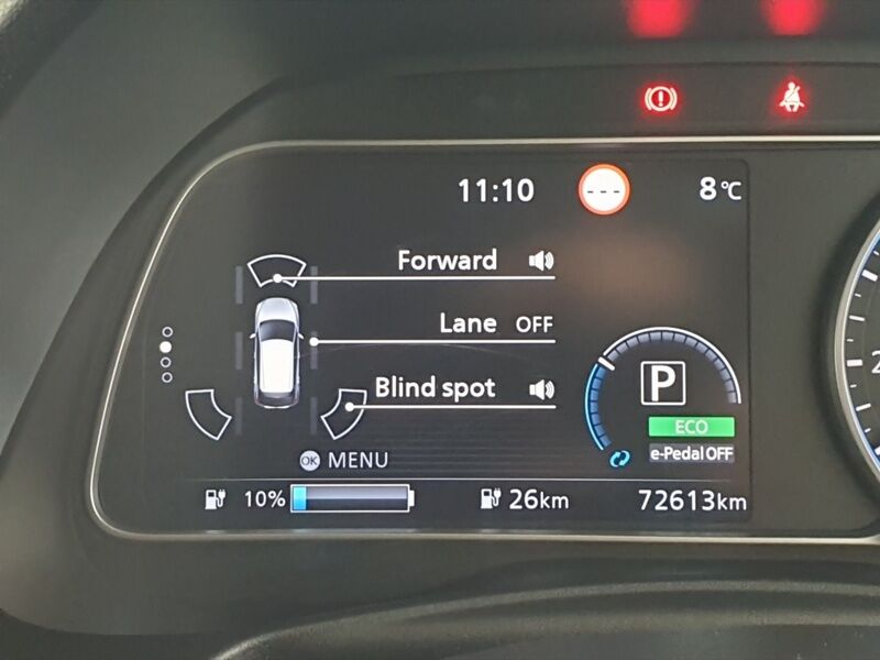 More views of Nissan Leaf