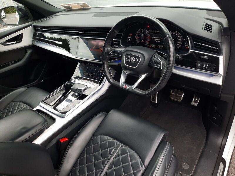More views of Audi Q8