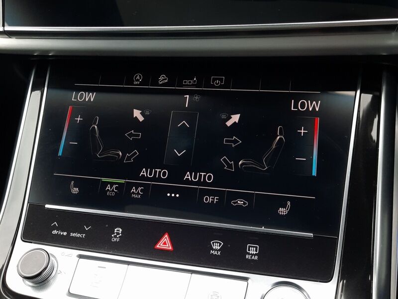 More views of Audi Q8
