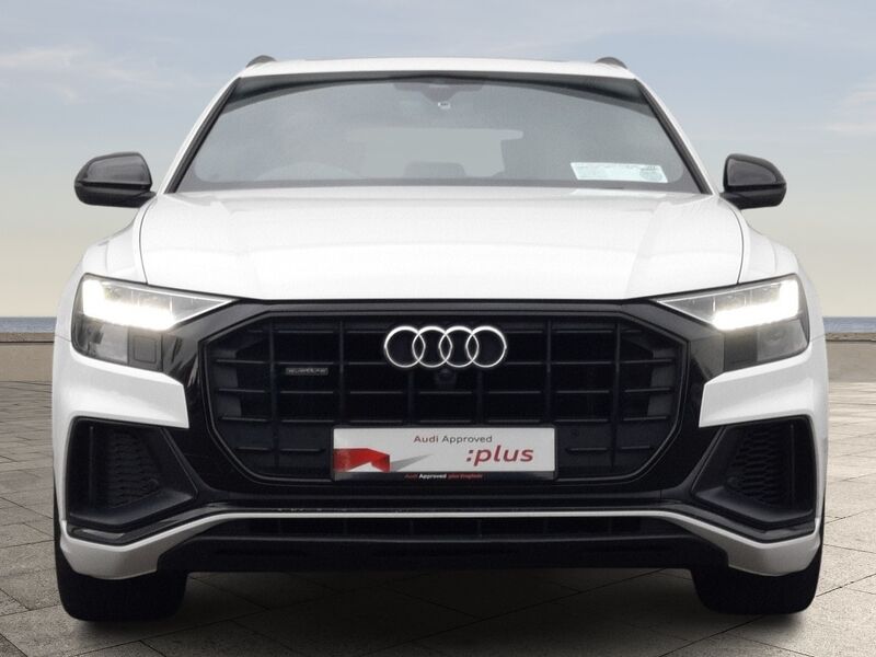 More views of Audi Q8