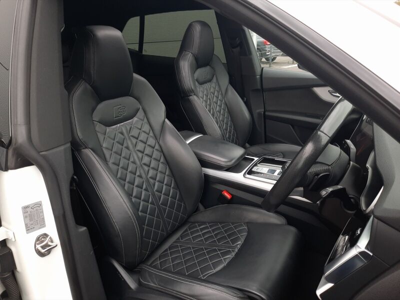 More views of Audi Q8