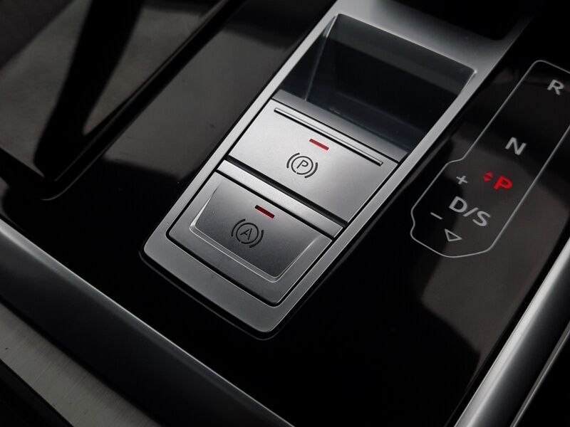 More views of Audi Q8