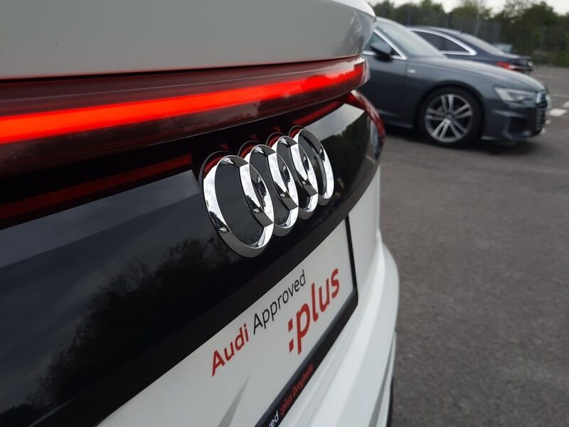 More views of Audi Q8
