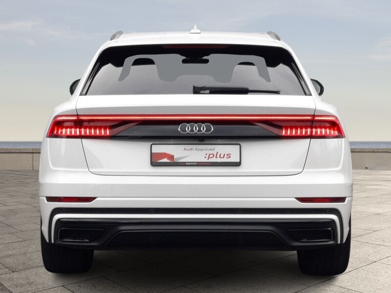 More views of Audi Q8