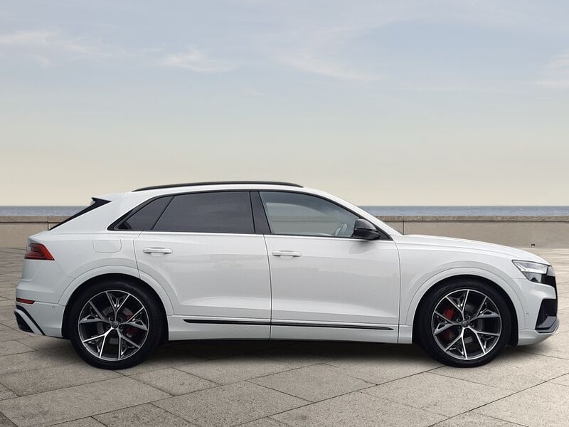 More views of Audi Q8