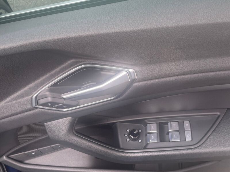 More views of Audi E-Tron