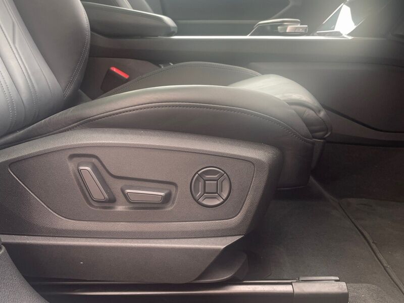 More views of Audi E-Tron