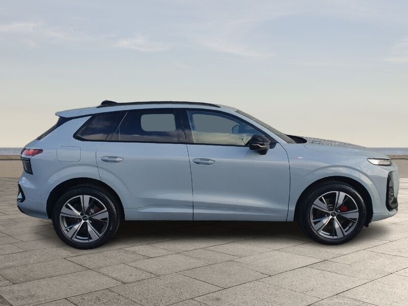 More views of Audi Q3