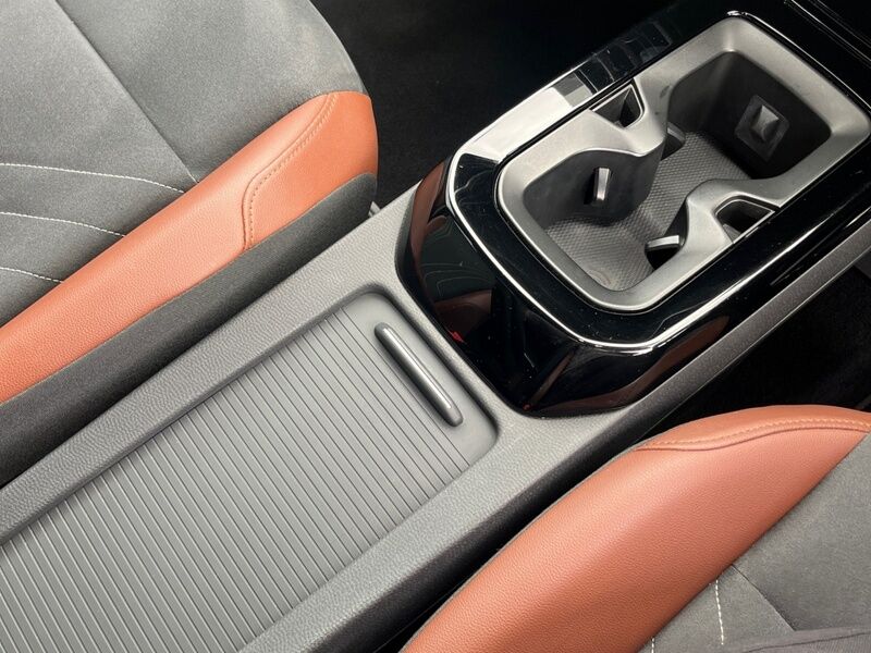 More views of Volkswagen ID.4