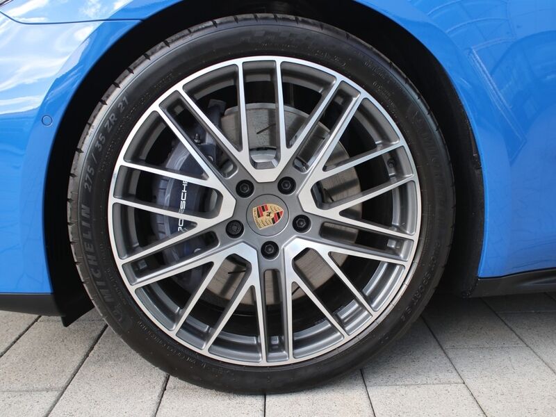 More views of Porsche Panamera