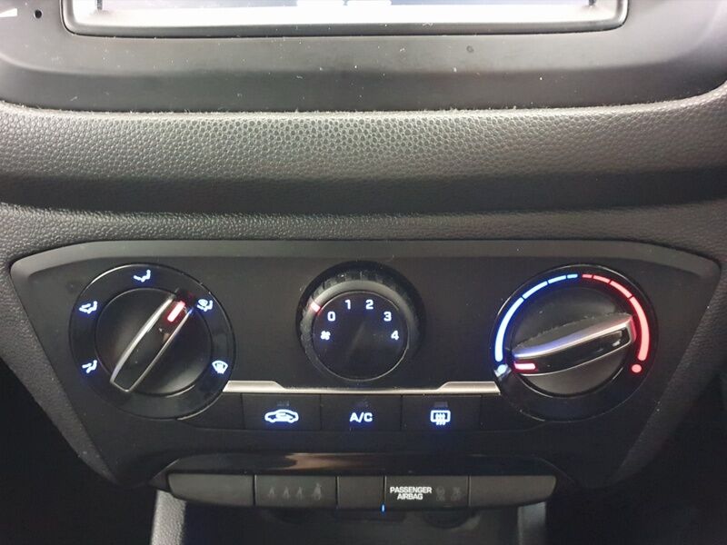 More views of Hyundai i20