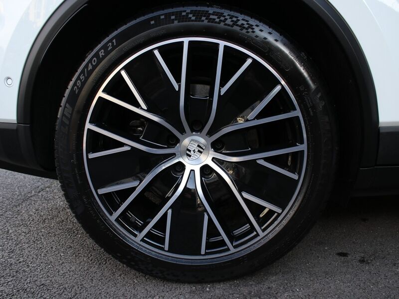 More views of Porsche Macan