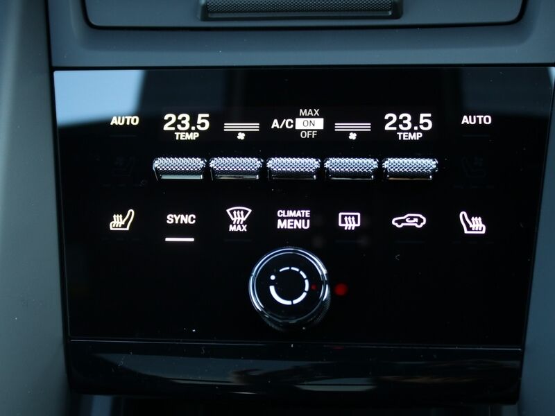 More views of Porsche Macan