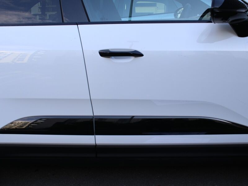 More views of Porsche Macan