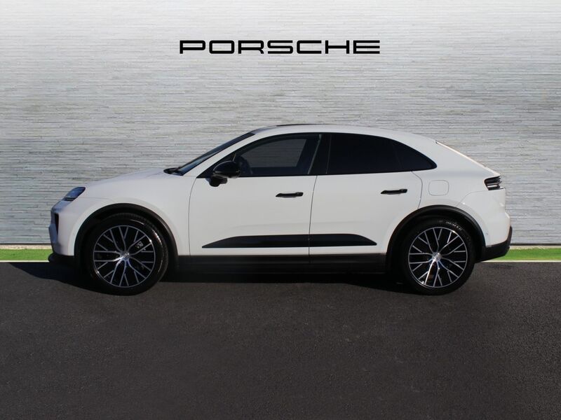 More views of Porsche Macan