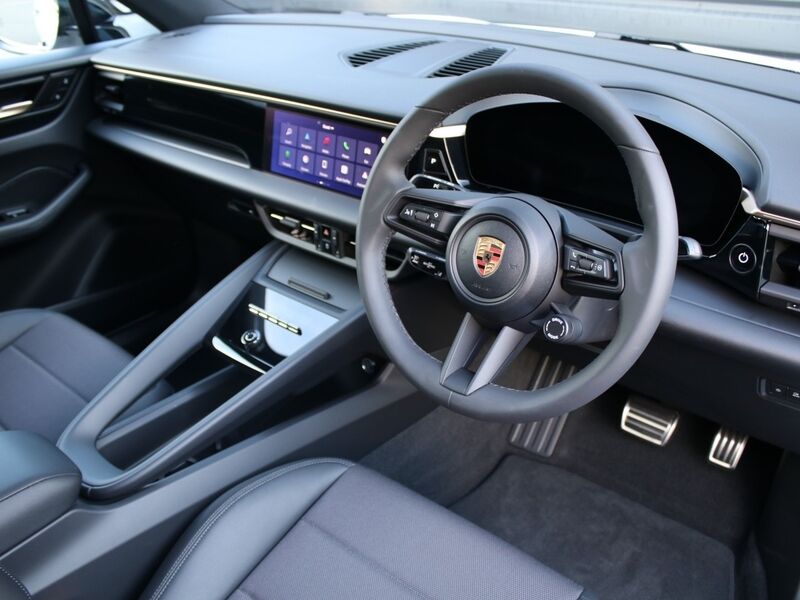 More views of Porsche Macan