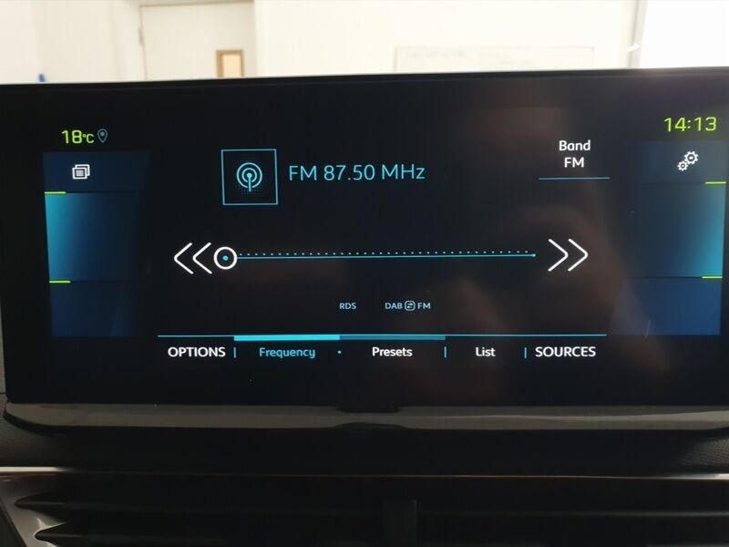 More views of Peugeot 3008