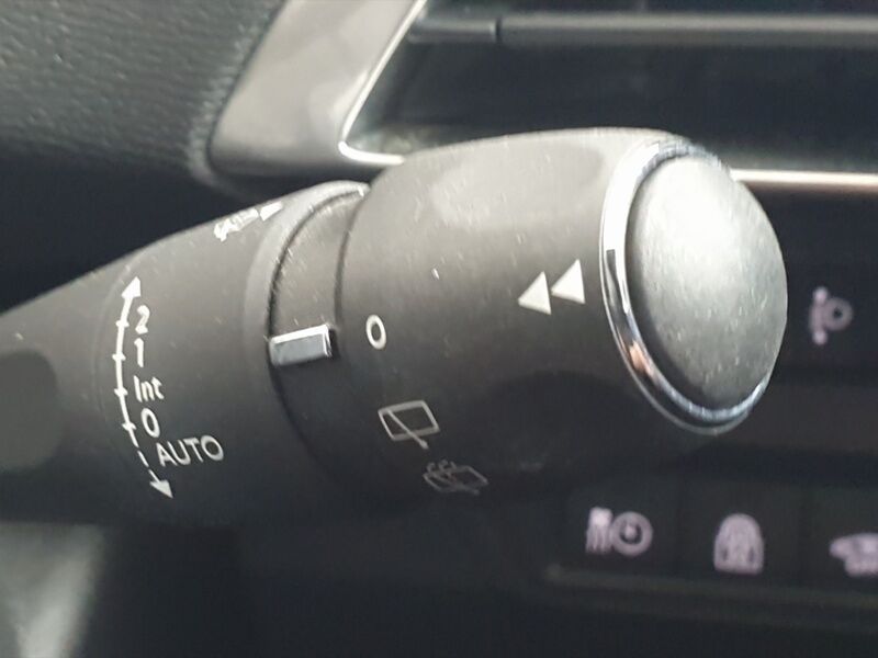 More views of Peugeot 3008