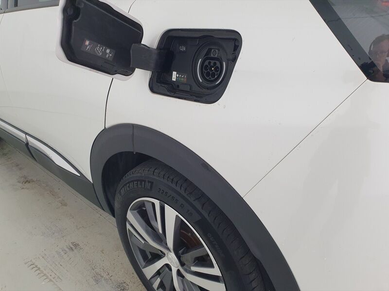 More views of Peugeot 3008