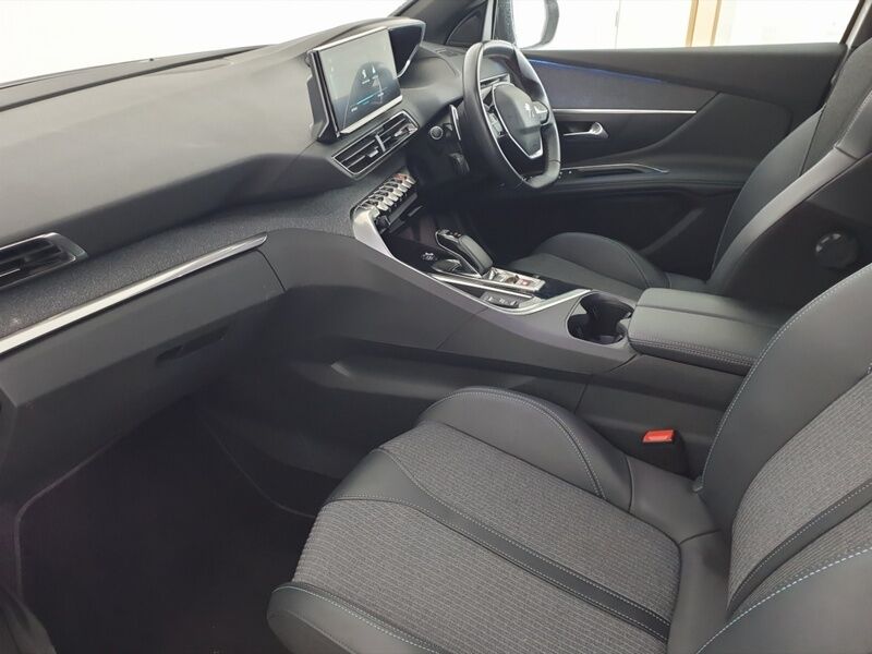 More views of Peugeot 3008