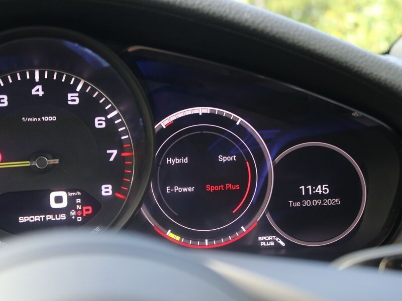 More views of Porsche Panamera