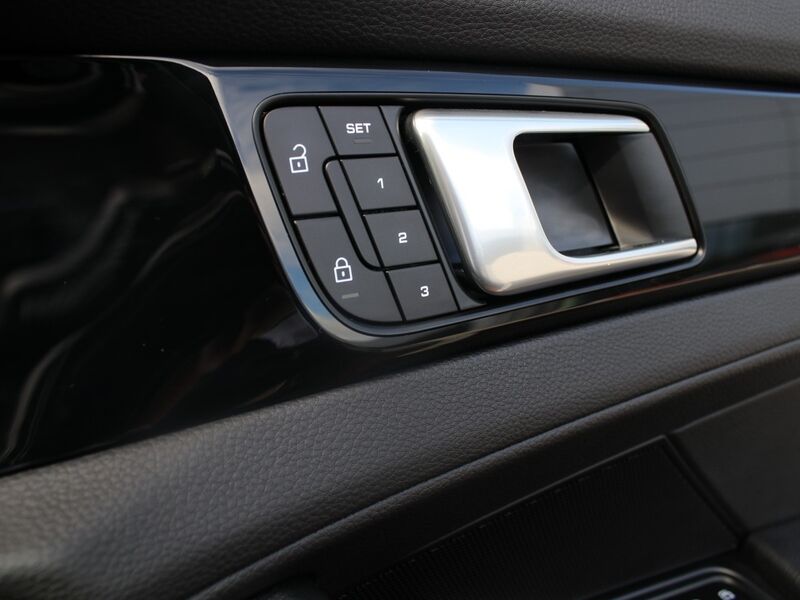 More views of Porsche Panamera