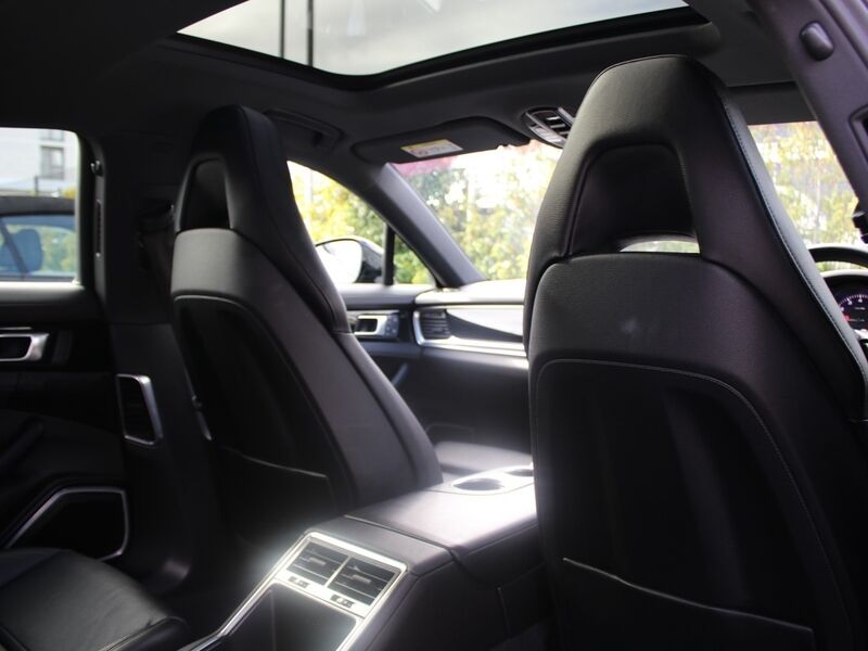 More views of Porsche Panamera