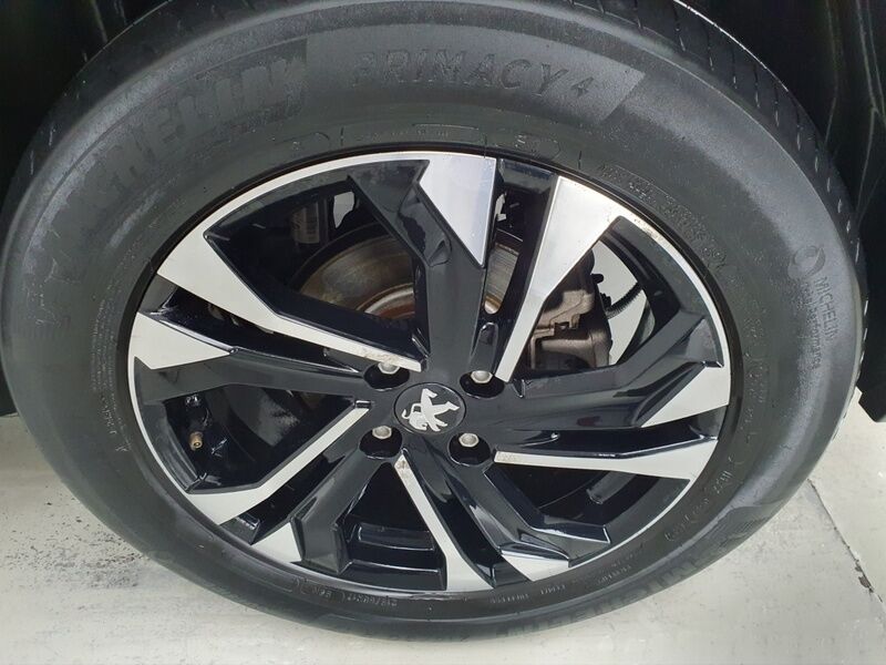 More views of Peugeot 2008