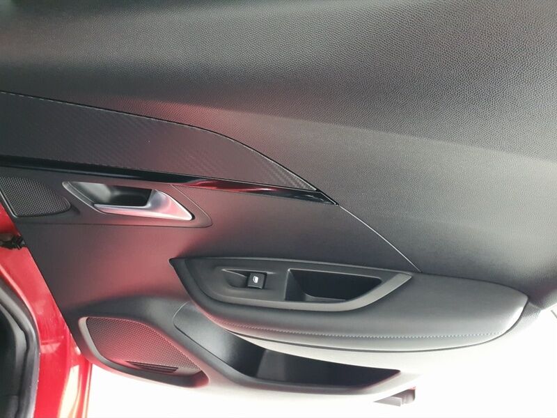 More views of Peugeot 2008