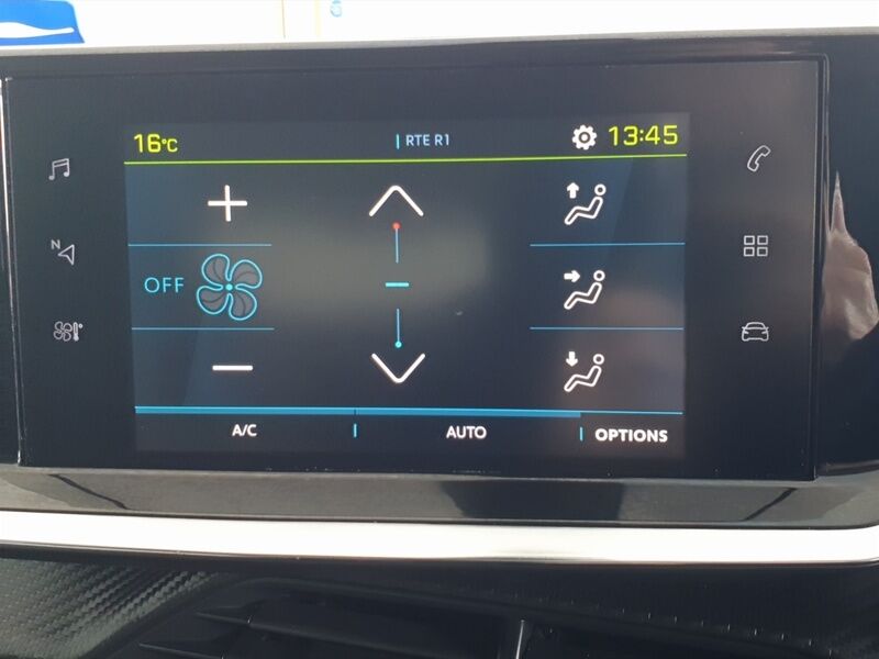 More views of Peugeot 2008