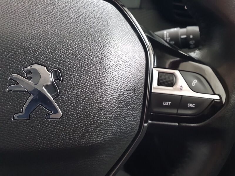More views of Peugeot 2008