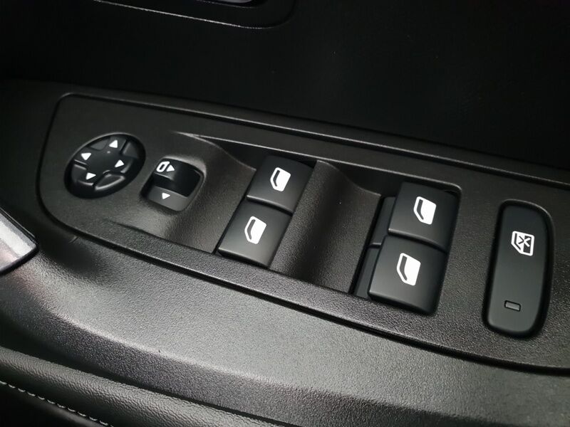 More views of Peugeot 2008