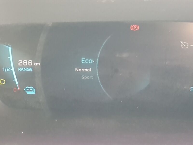 More views of Peugeot 2008