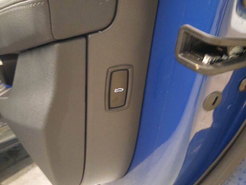 More views of Audi e-tron GT quattro