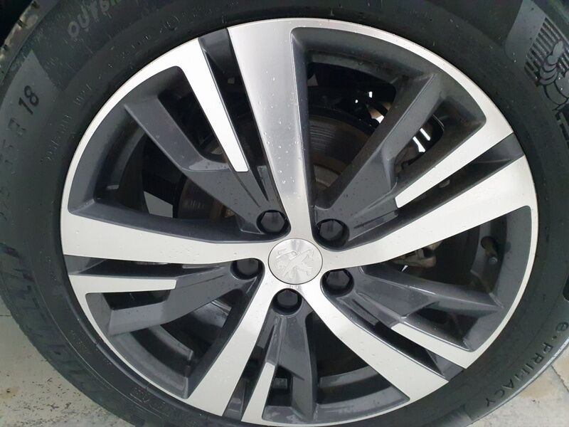 More views of Peugeot 3008