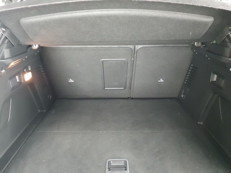 More views of Peugeot 3008