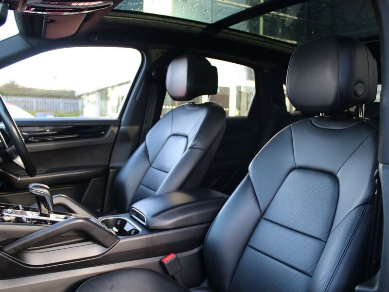 More views of Porsche Cayenne