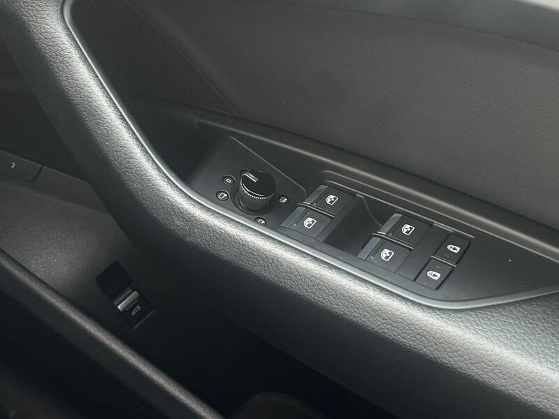 More views of Audi E-Tron