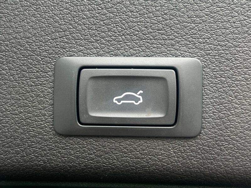 More views of Audi E-Tron