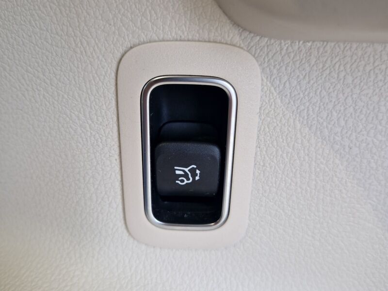 More views of Mercedes-Benz GLA