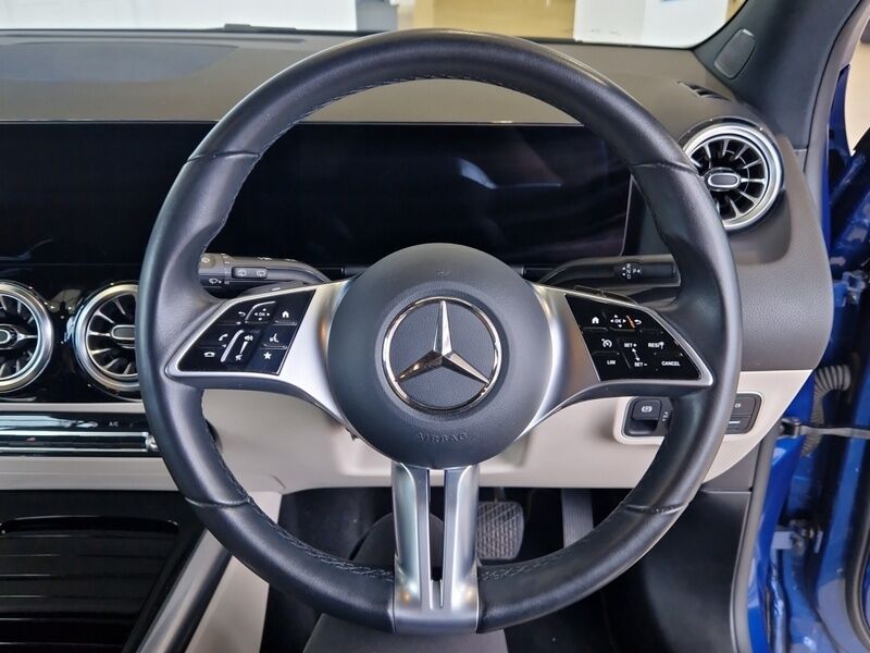 More views of Mercedes-Benz GLA